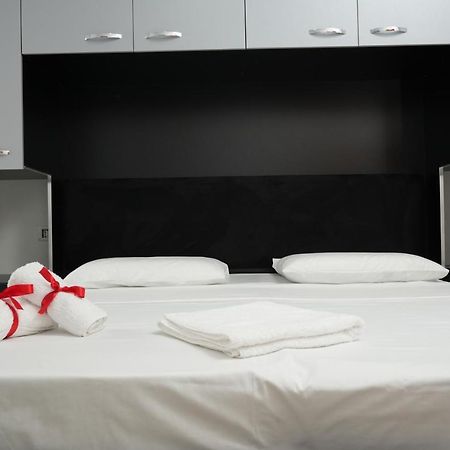 Merry'S Apartment ดูร์เรส ภายนอก รูปภาพ