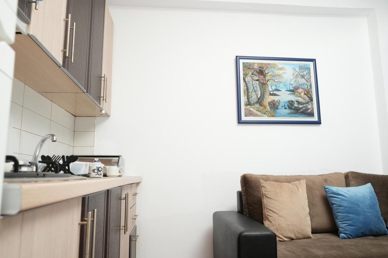 Merry'S Apartment ดูร์เรส ภายนอก รูปภาพ